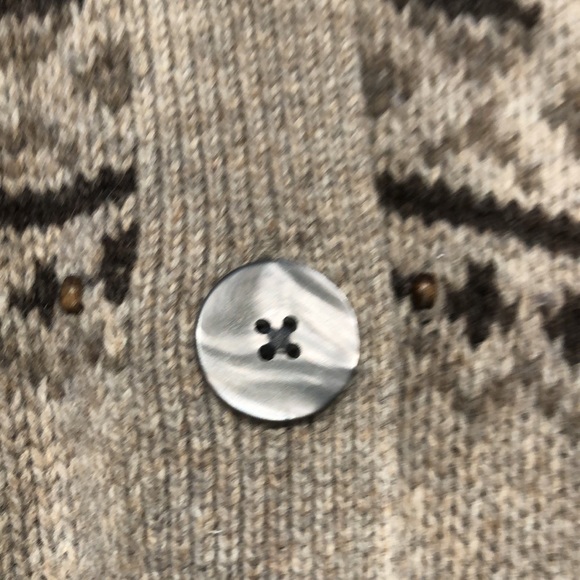 Woolrich collared, button front cardigan, size XL - Picture 11 of 11